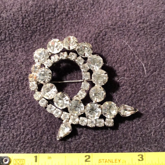 Vintage rhinestone broach - Picture 1 of 3